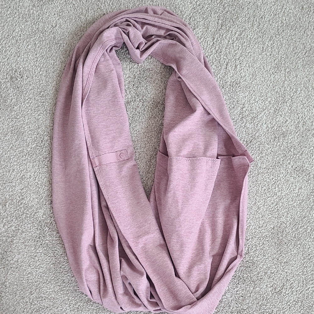 Lululemon Vinyasa Infinity Scarf Lavender